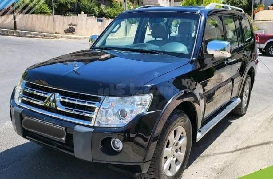 ميتسوبيشي Pajero 2011