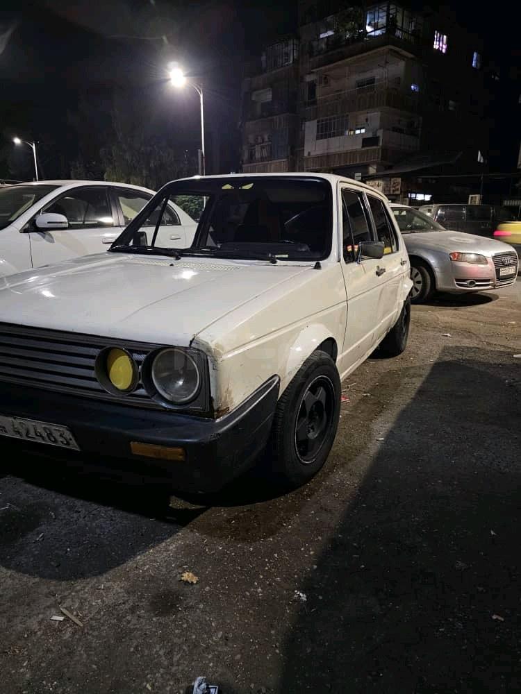 فولكس فاكن جولف 1977