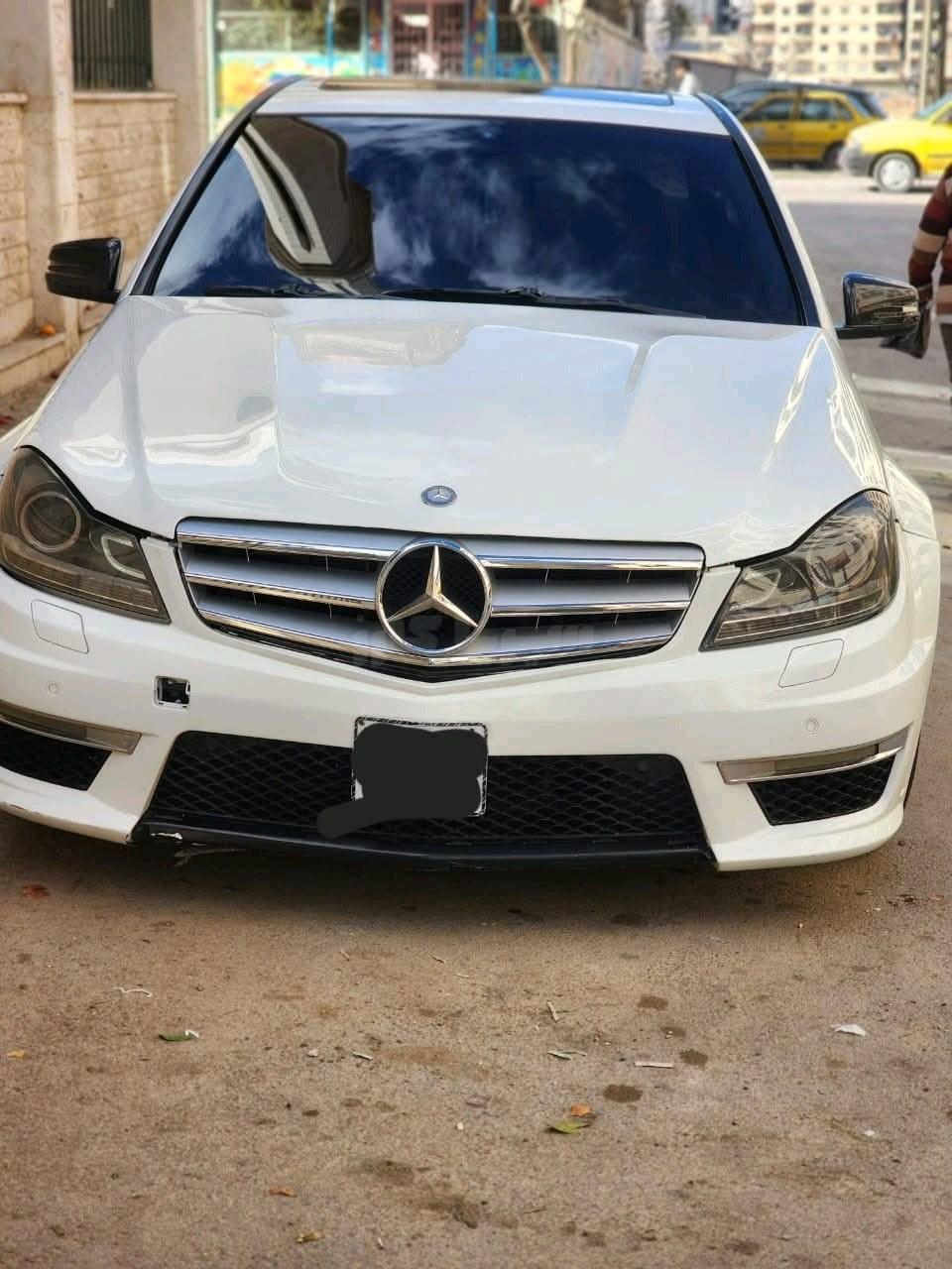 مرسيدس بينز C 300 2011