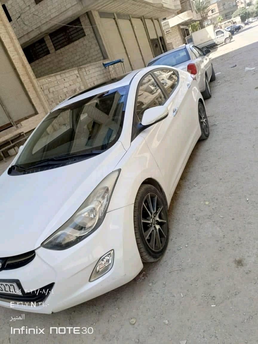 هيونداي الينترا 2012