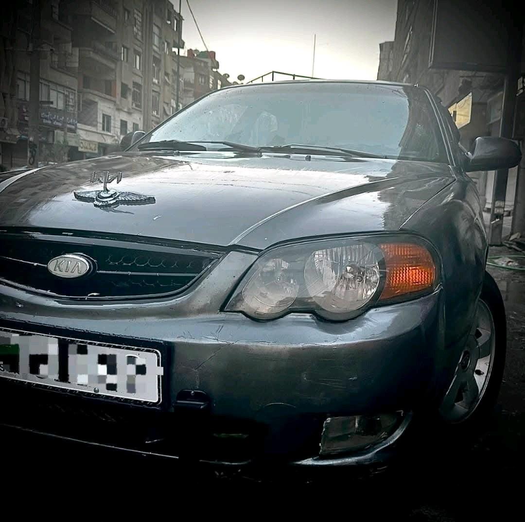 كيا شوما 2003