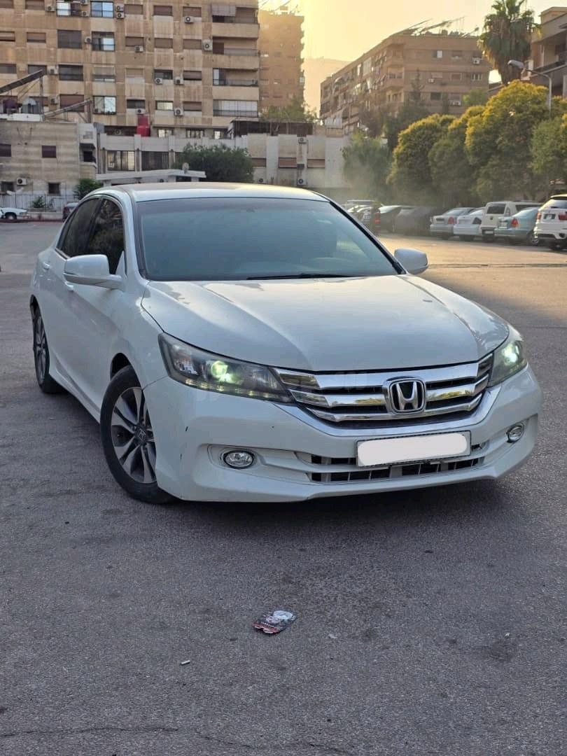 هوندا اكورد 2015