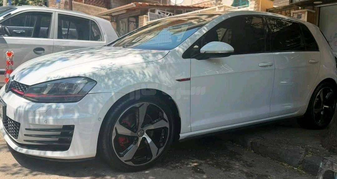 فولكس فاكن Golf GTI 2015