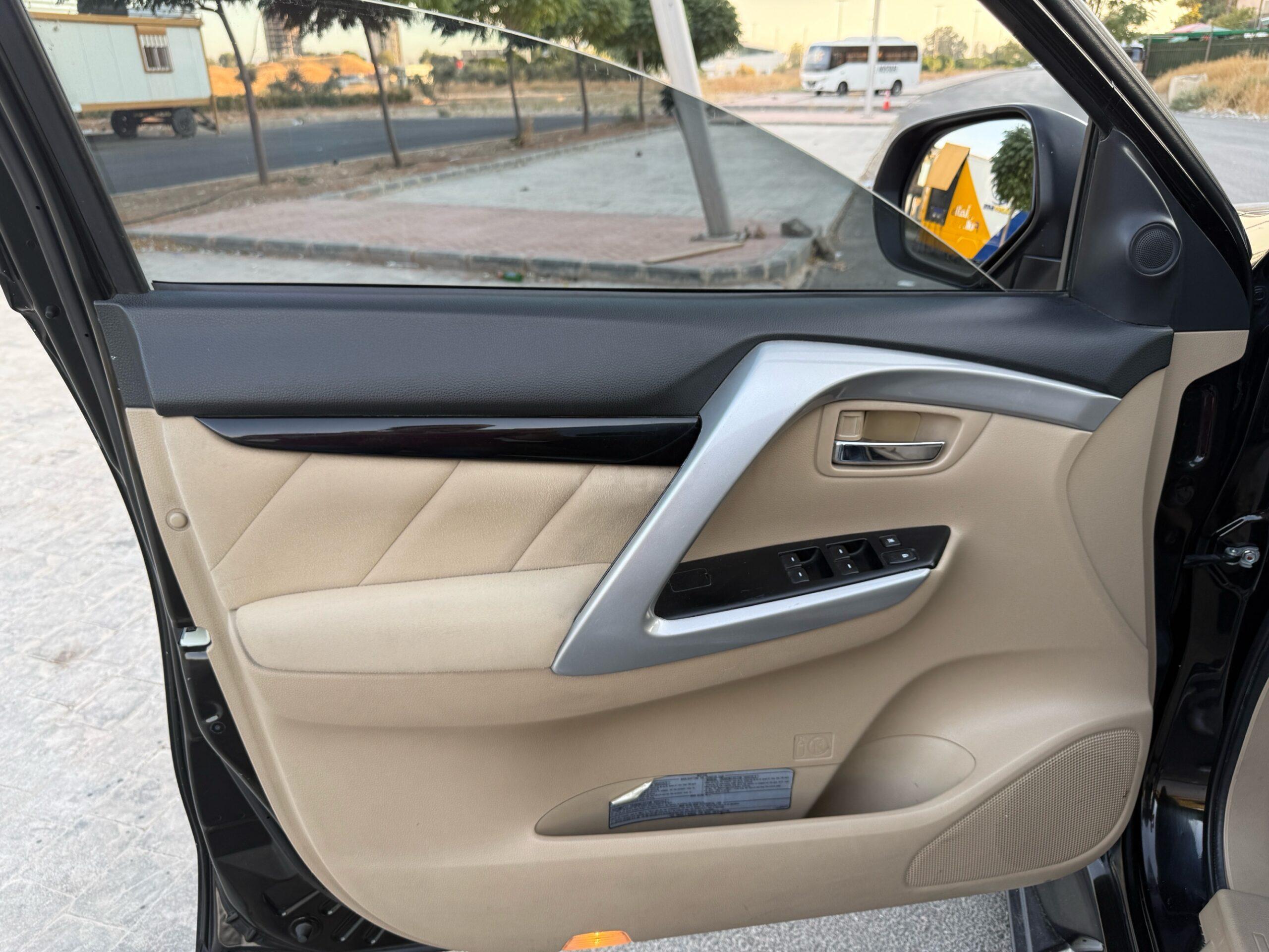 ميتسوبيشي - Mitsubishi Montero, photo 11