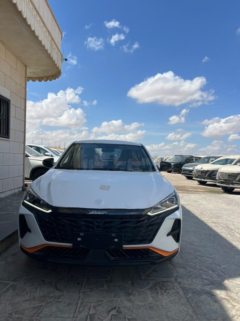دونغ فينغ - Dongfeng Shine