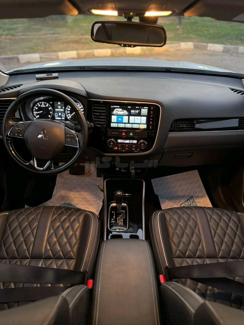 ميتسوبيشي - Mitsubishi Outlander, photo 3